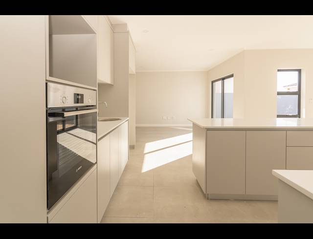 4 BEDROOM FREEHOLD FOR SALE IN PARKLANDS NORTH